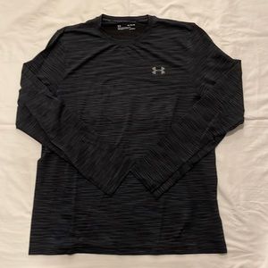 Under Armour HeatGear Performance Pullover. Size XL (Black & Grey stripes)
